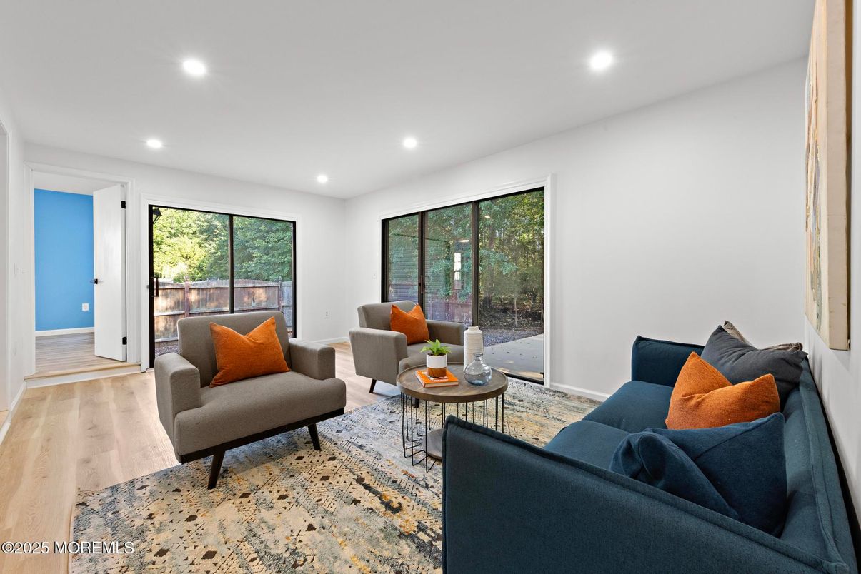 Interior, Living room, Recessed Lighting, Wood Texture Flooring