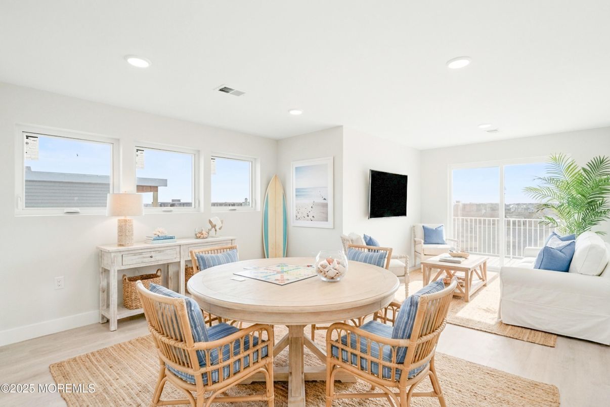 Dining room, Interior, Living room, Recessed Lighting, Wood Texture Flooring