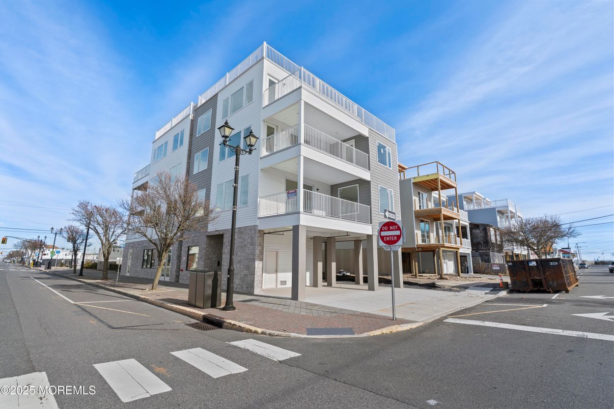 Exterior, Facade, Condo Building