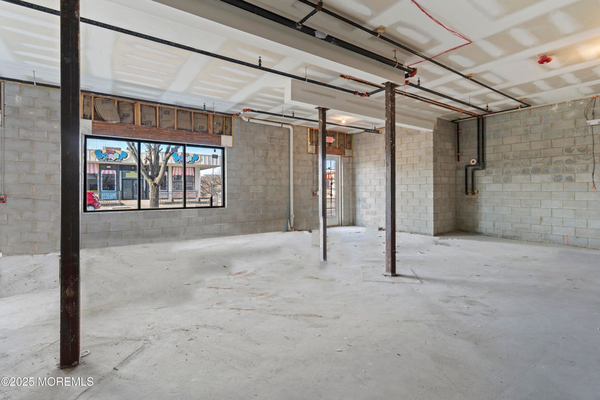 Garage, Interior, Stone Walls
