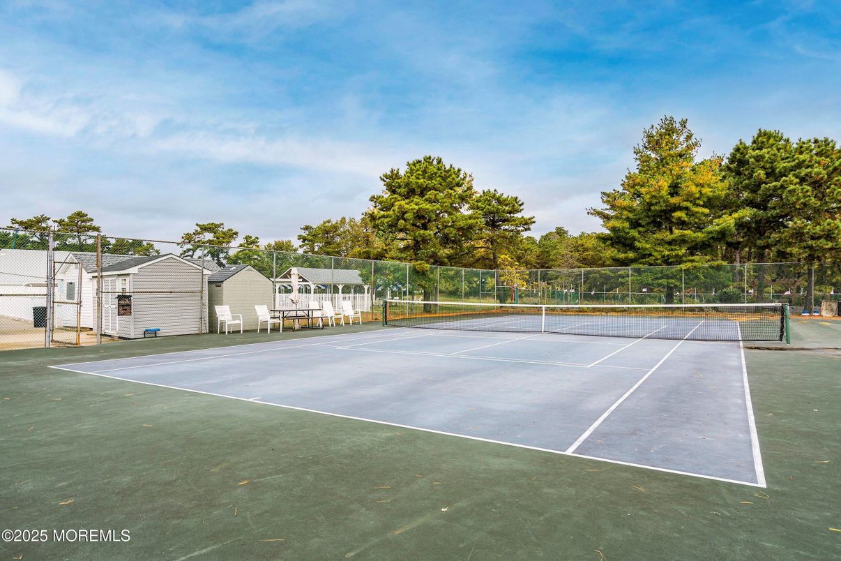 Exterior, Tennis Courts