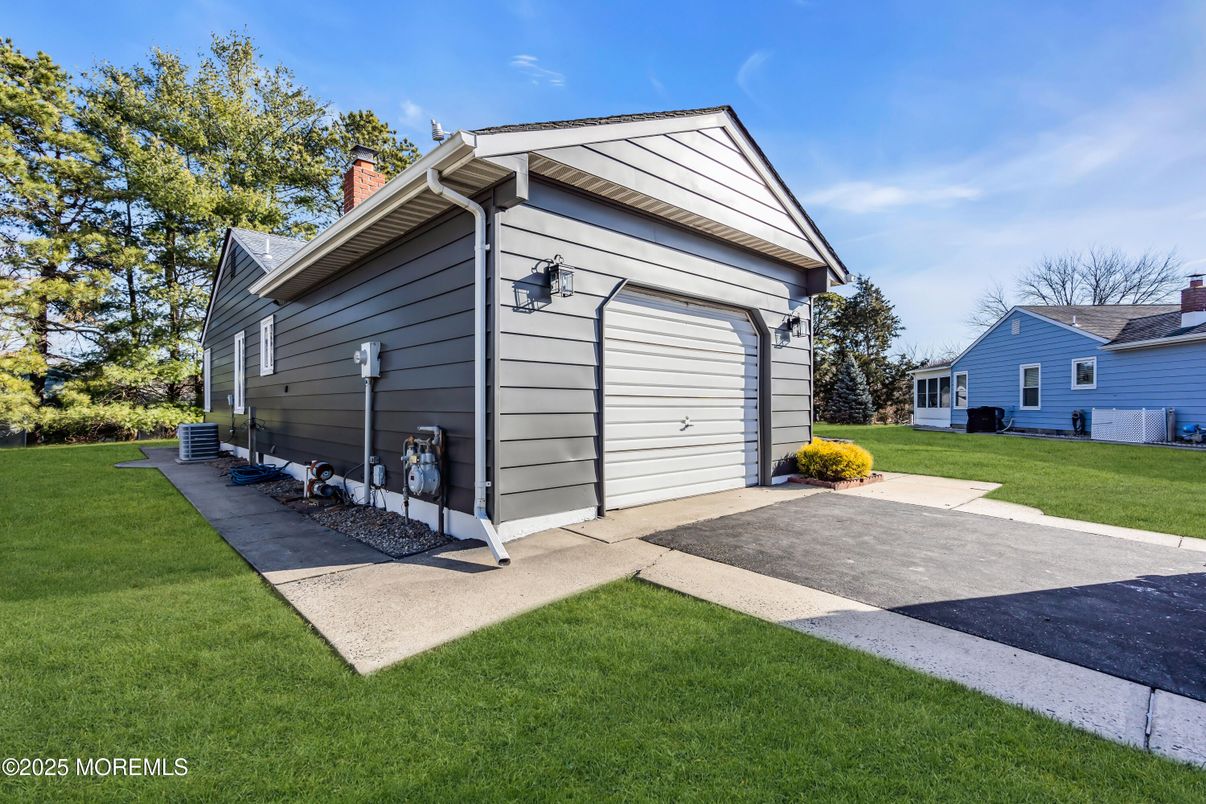 Backyard, Detached Garage, Exterior