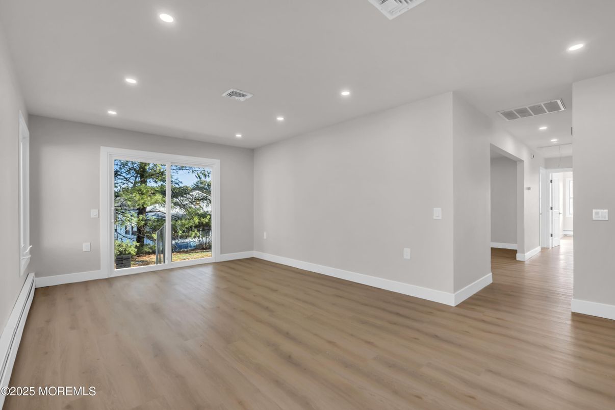 Empty room, Interior, Recessed Lighting, Wood Texture Flooring