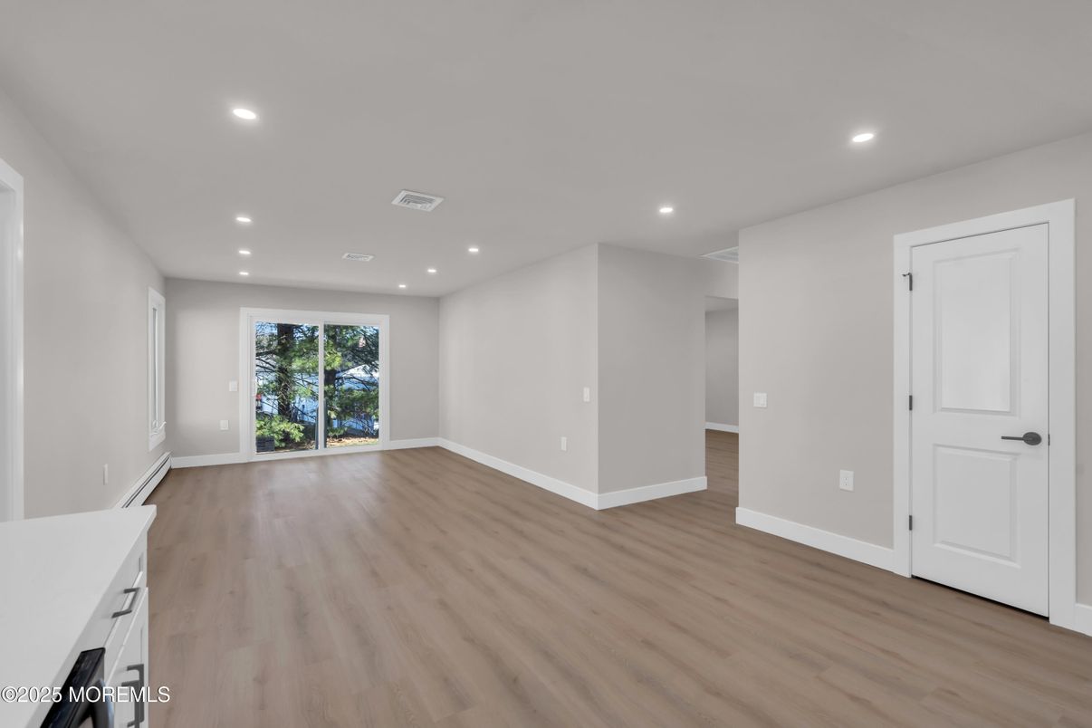 Empty room, Interior, Recessed Lighting, Wood Texture Flooring