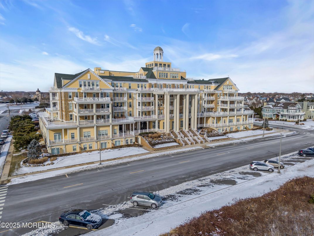 Exterior, Facade, Condo Building