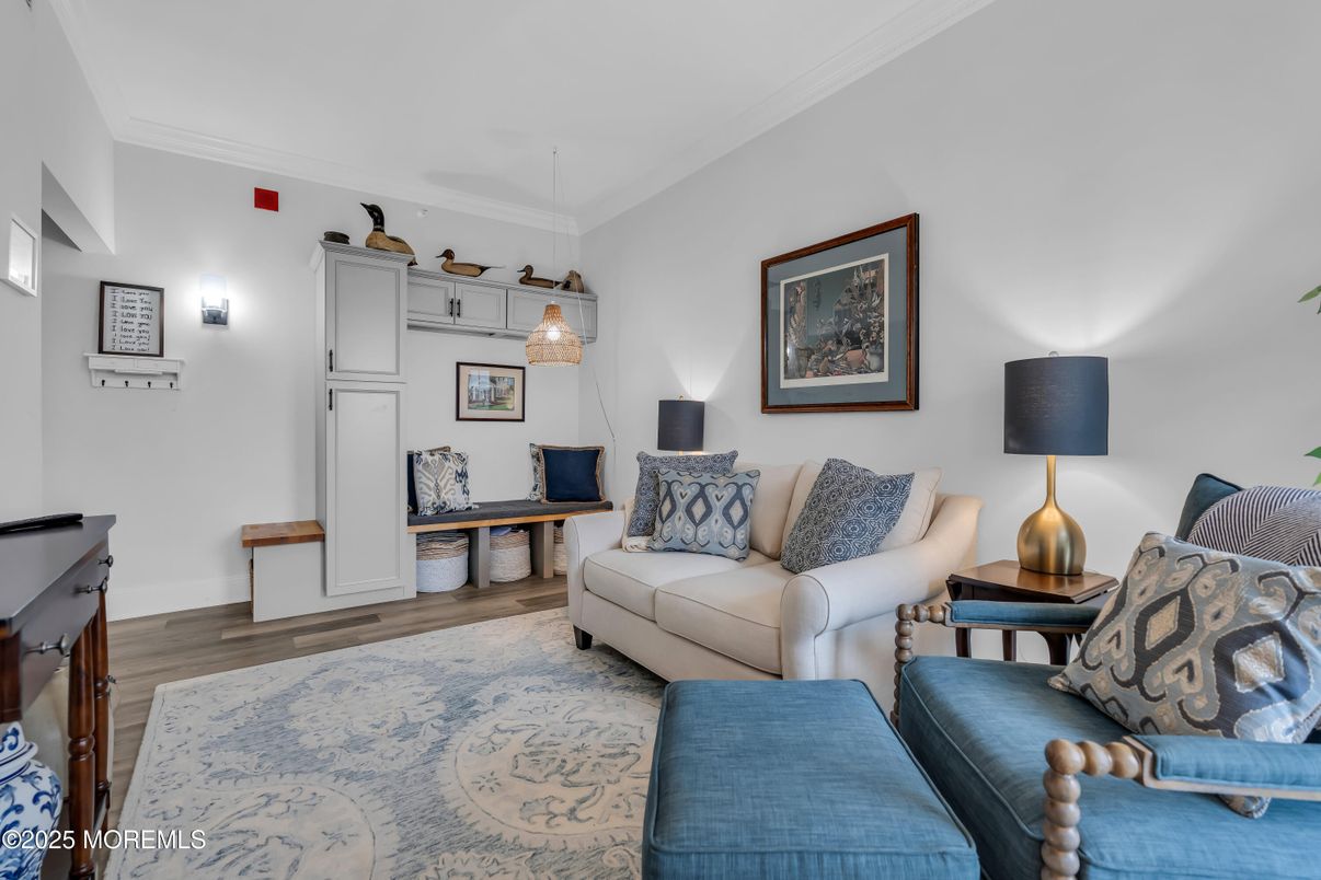 Interior, Living room, Pendant Lights, Wood Texture Flooring