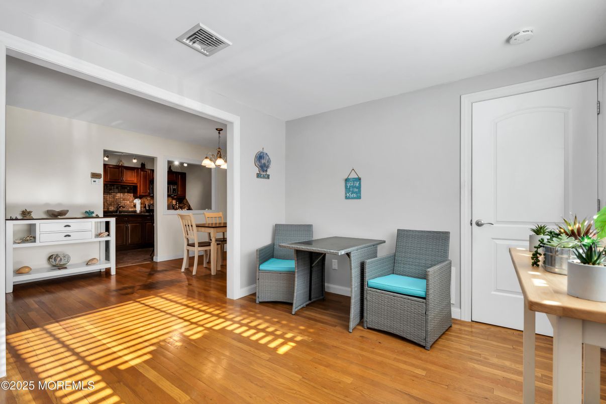 Dining room, Interior, Kitchen, Pendant Lights, Wood Texture Flooring