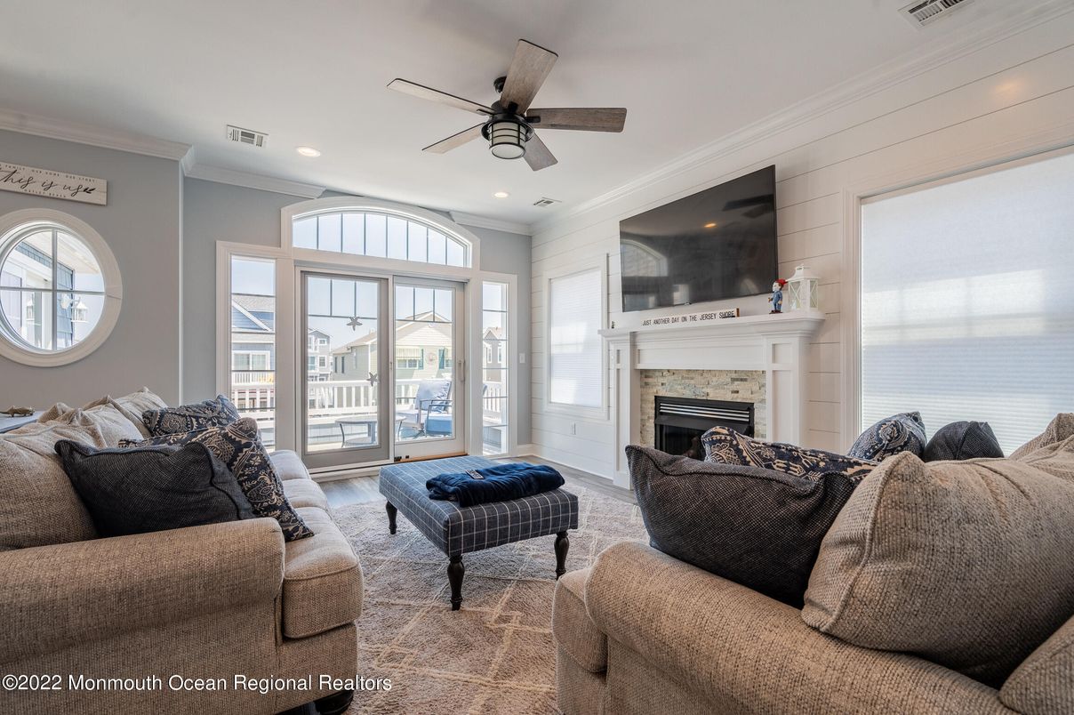 Fireplace, Interior, Living room, Recessed Lighting