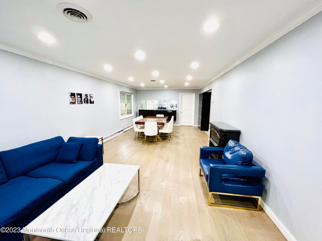 Dining room, Interior, Kitchen, Living room, Pendant Lights, Recessed Lighting, Wood Texture Flooring