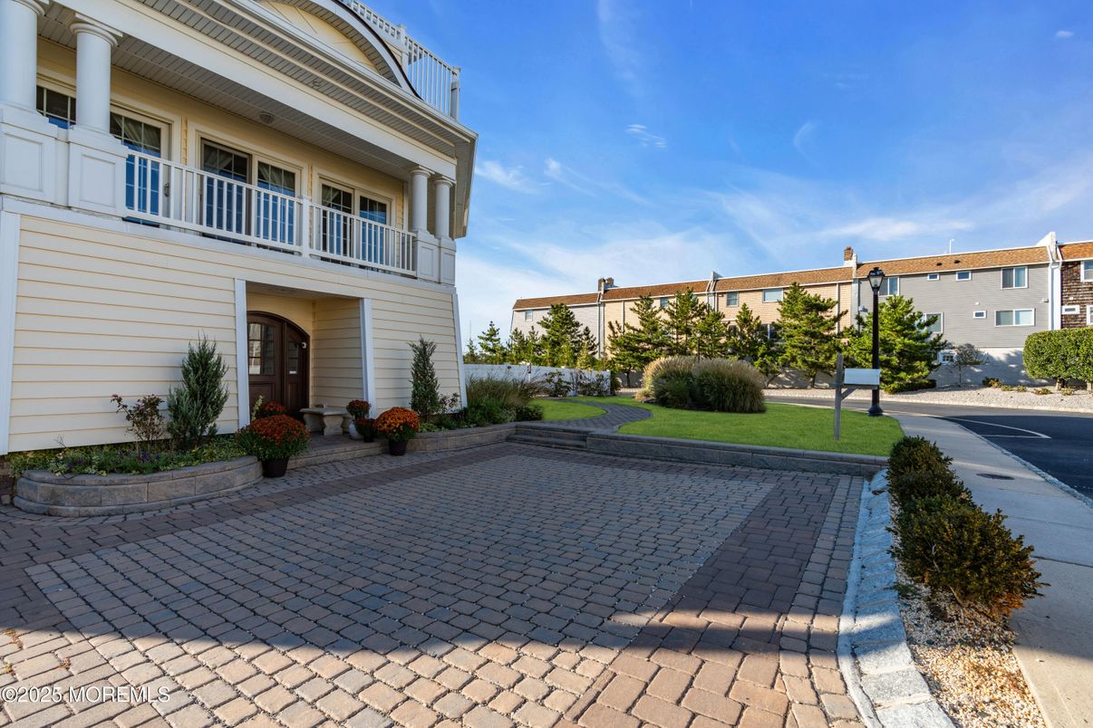 DE Listing image placeholder