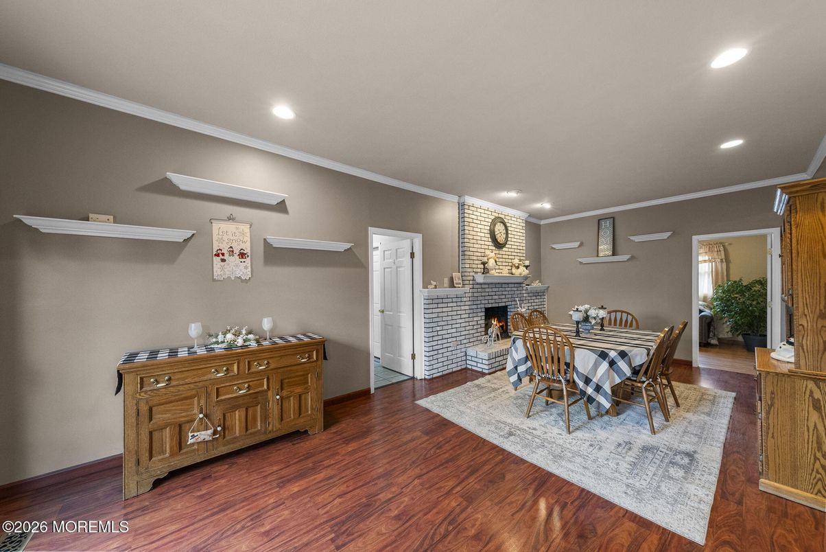 Dining room, Fireplace, Interior, Recessed Lighting, Wood Texture Flooring
