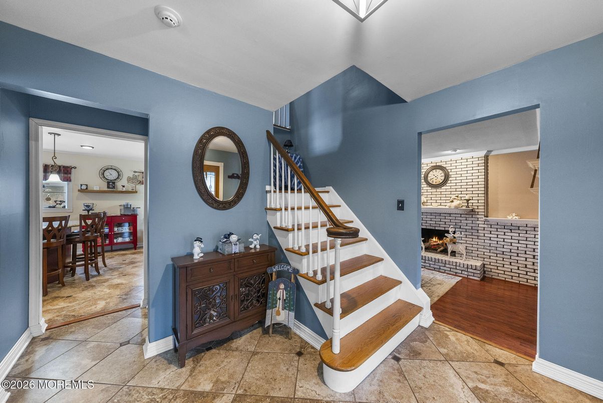 Dining room, Fireplace, Interior, Recessed Lighting, Wood Texture Flooring