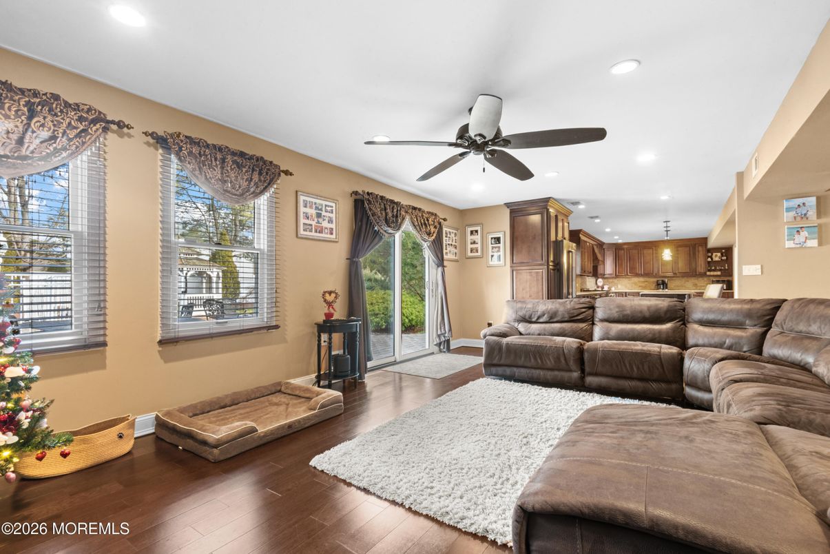 Interior, Kitchen, Living room, Recessed Lighting, Wood Texture Flooring