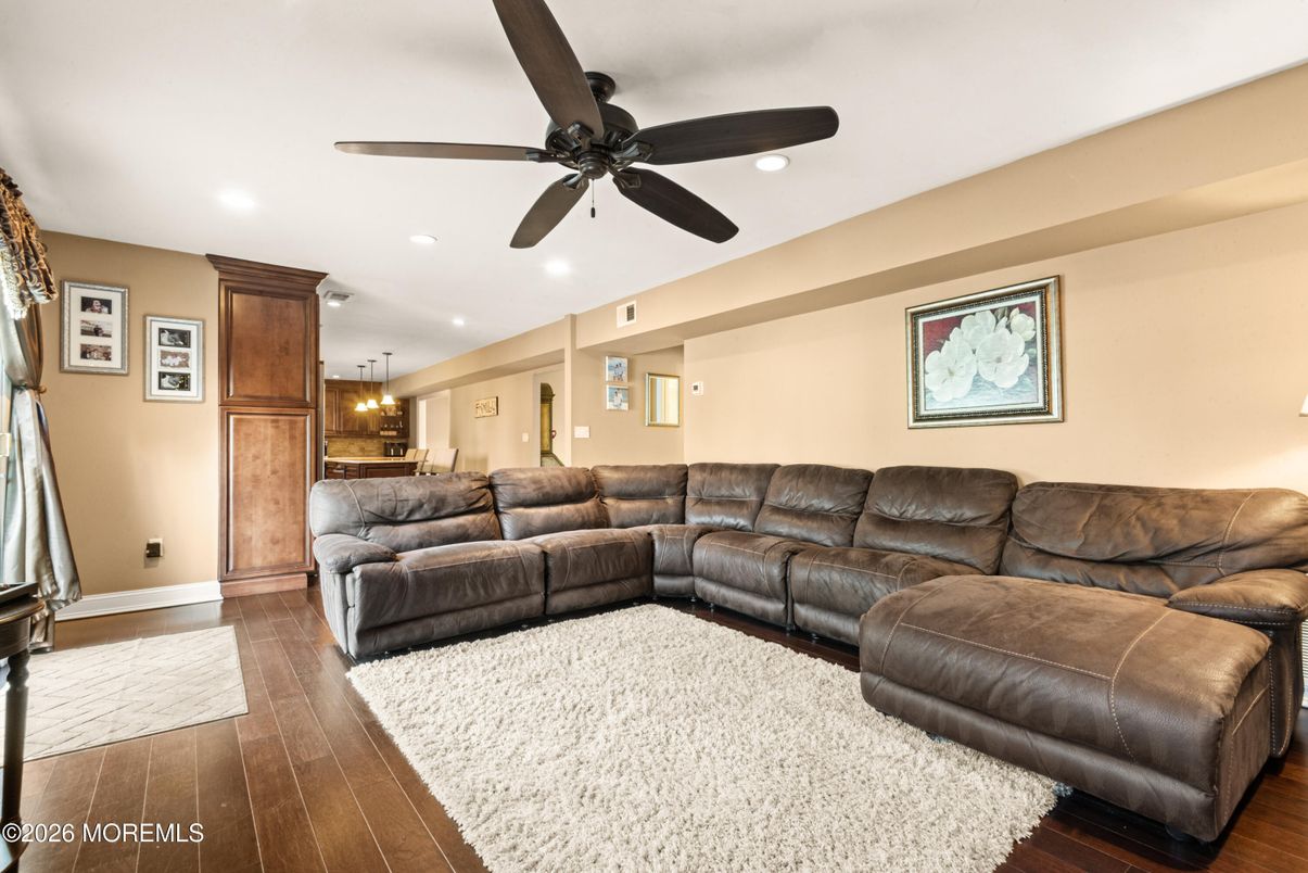 Interior, Living room, Pendant Lights, Recessed Lighting, Wood Texture Flooring