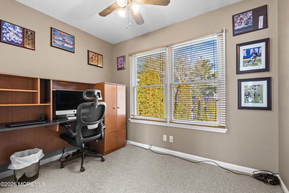 Home Office, Interior