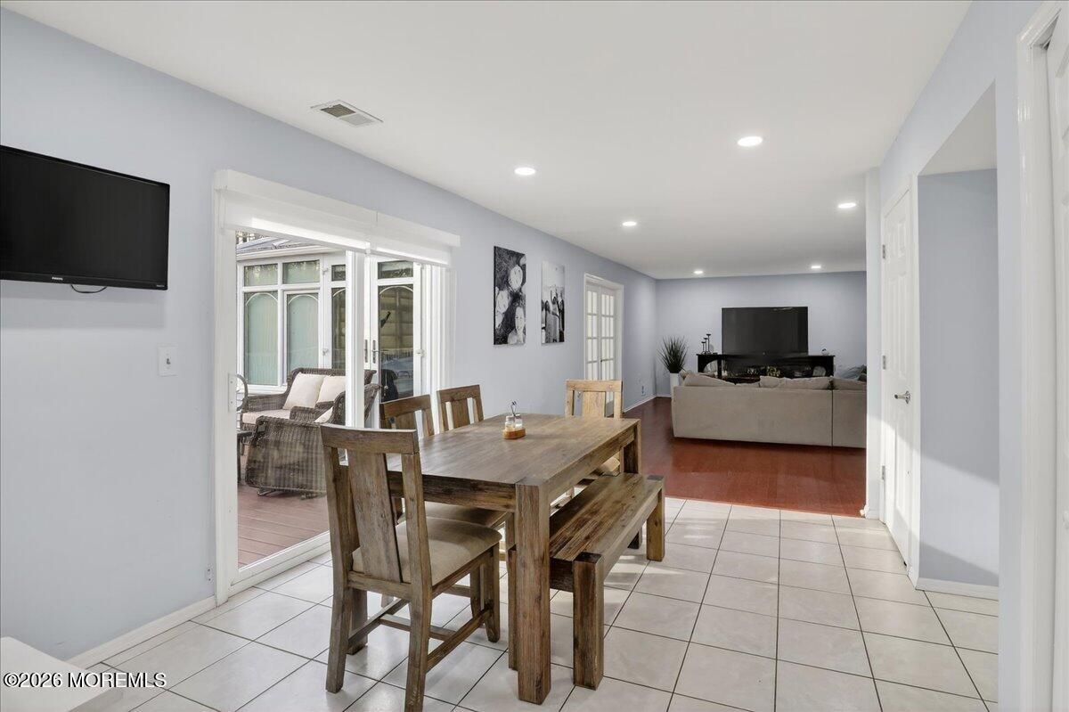 Dining room, Interior, Living room, Recessed Lighting