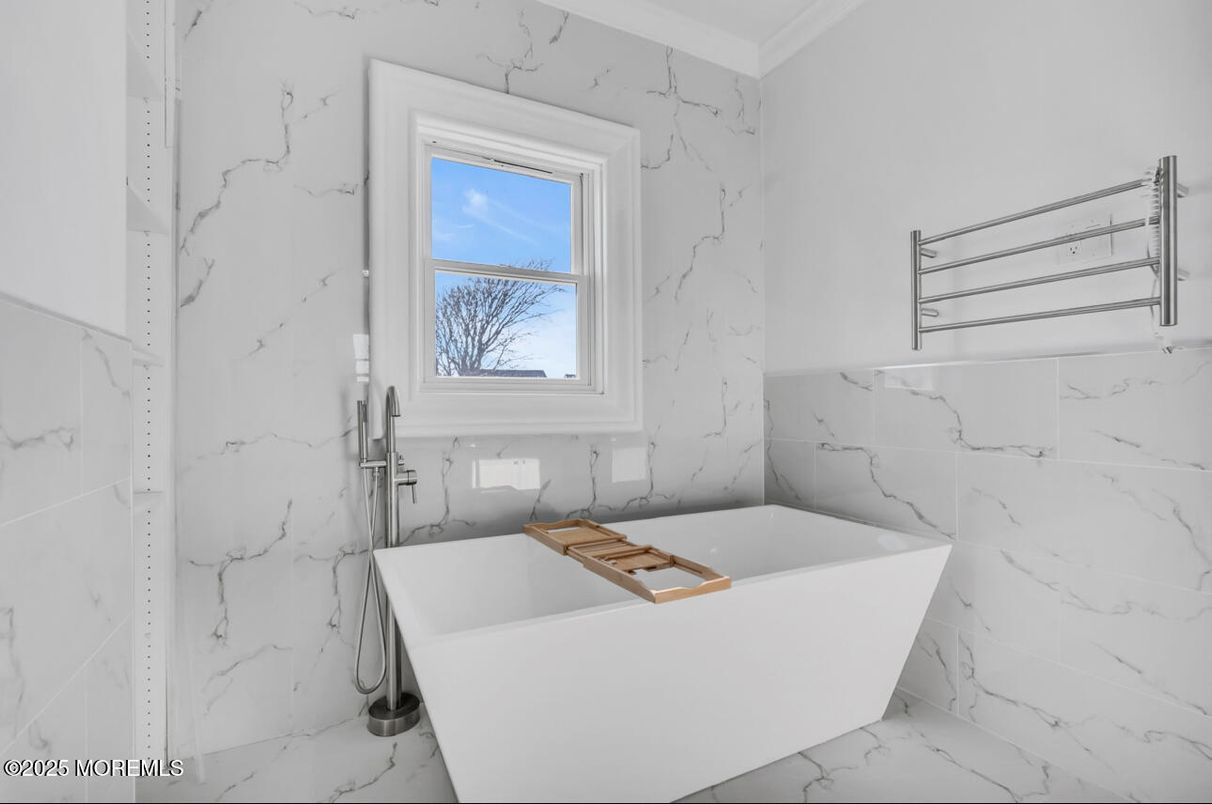 Bathroom, Free Standing Baths, Interior, Marble, Marble Walls
