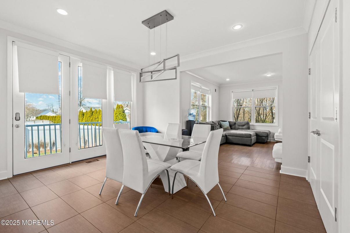Dining room, Interior, Pendant Lights, Recessed Lighting