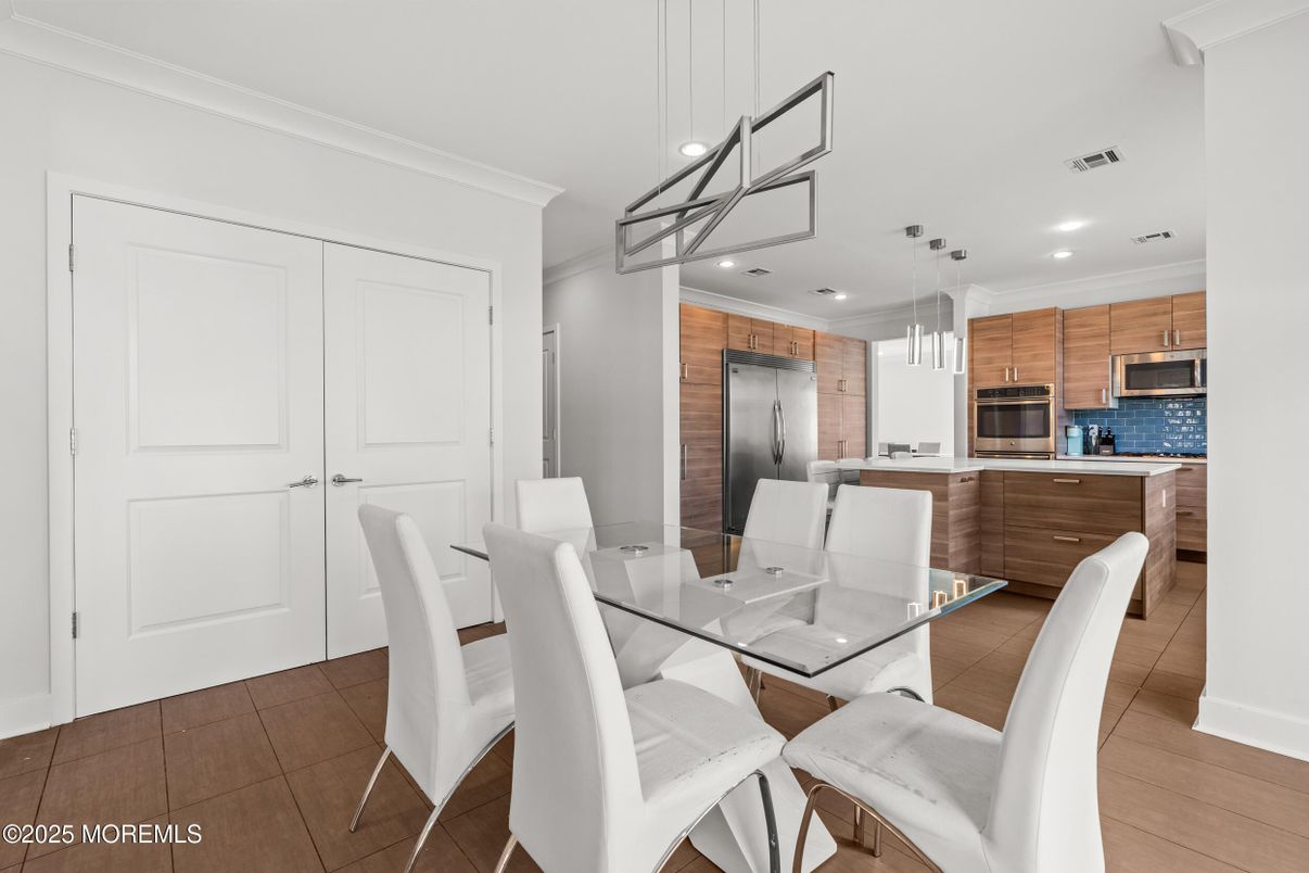 Dining room, Interior, Kitchen, Pendant Lights, Recessed Lighting, Stainless Steel Appliances