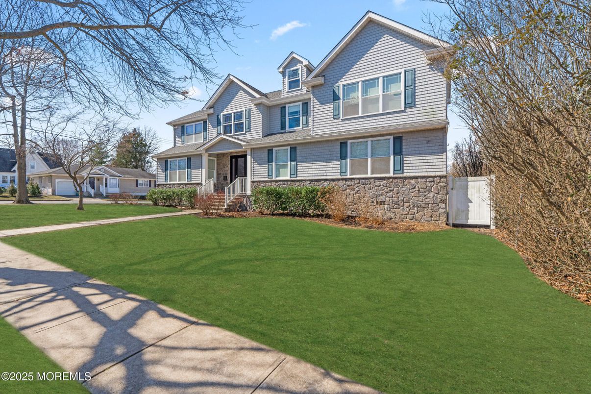 Exterior, Facade, Farmhouse