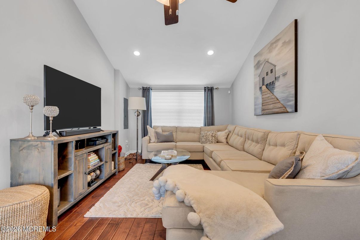 Interior, Living room, Recessed Lighting, Wood Texture Flooring