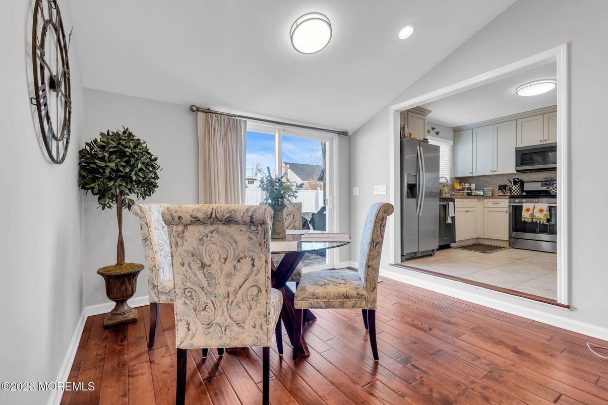 Dining room, Interior, Kitchen, Recessed Lighting, Wood Texture Flooring