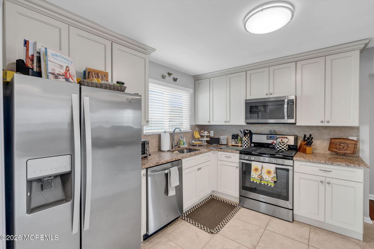 Interior, Kitchen, Stainless Steel Appliances