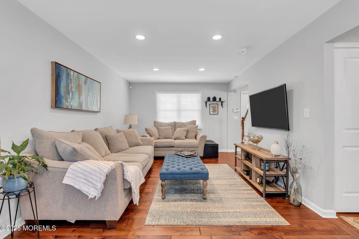 Interior, Living room, Recessed Lighting, Wood Texture Flooring