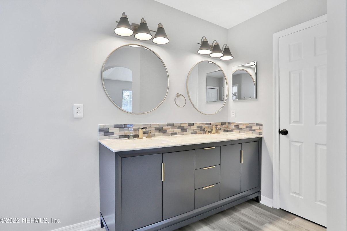 Bathroom, Dual Sink Vanities, Interior, Wood Texture Flooring