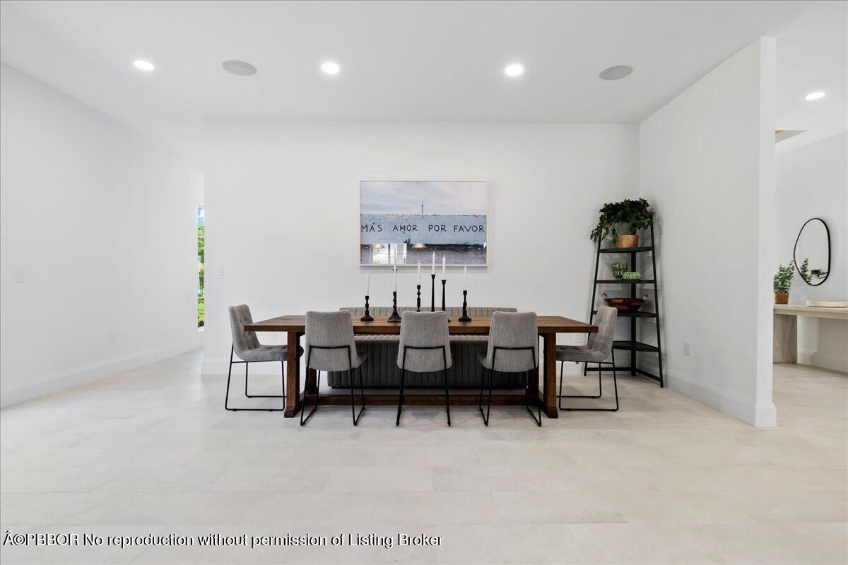 Dining room, Interior, Recessed Lighting