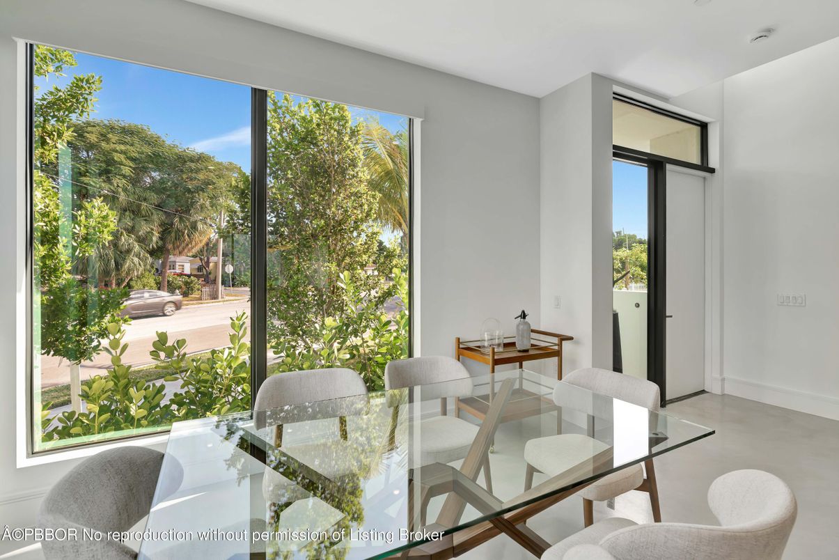 Dining room, Interior