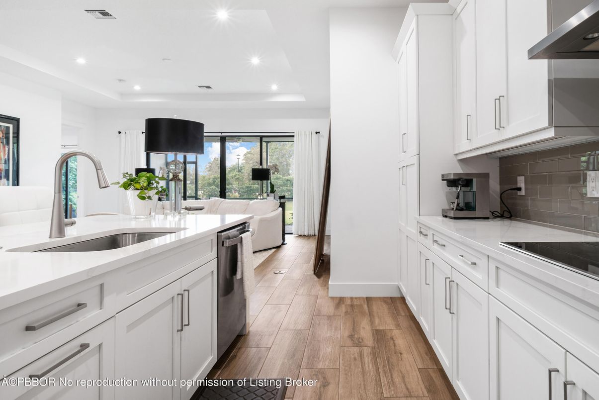 Interior, Kitchen, Living room, Recessed Lighting, Wood Texture Flooring