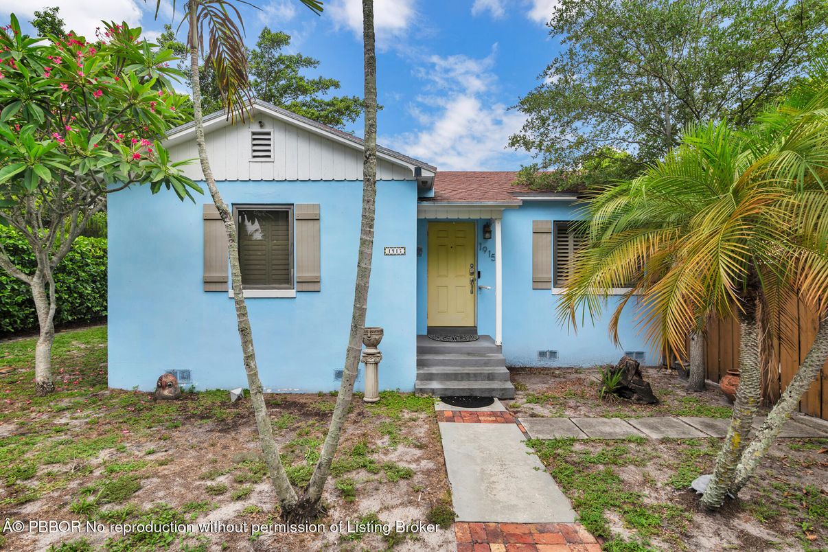 Exterior, Facade, Spanish Mediterranean