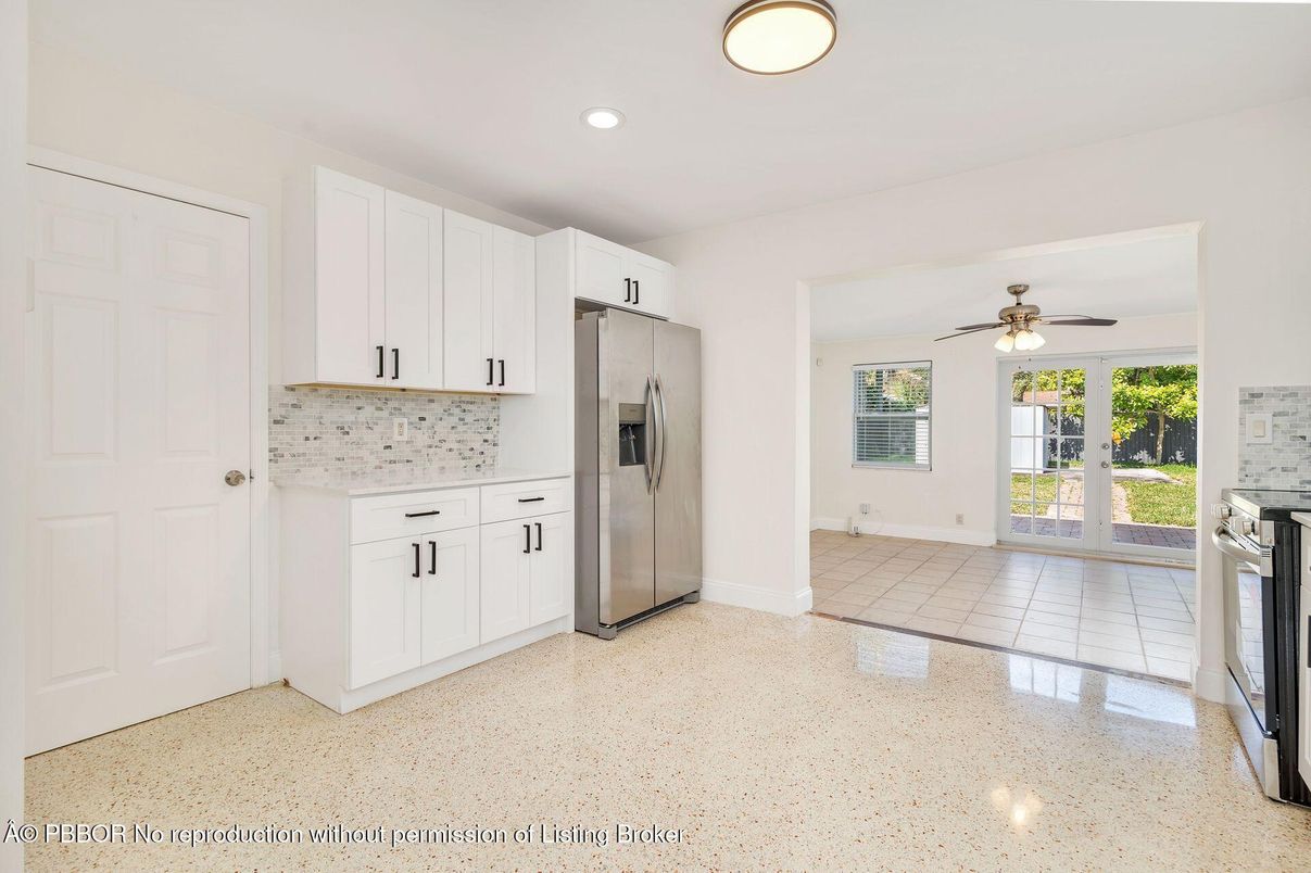 Empty room, Interior, Kitchen, Recessed Lighting