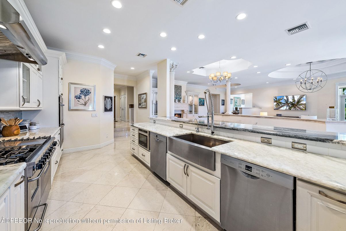 Chandelier, Interior, Kitchen, Recessed Lighting, Stainless Steel Appliances