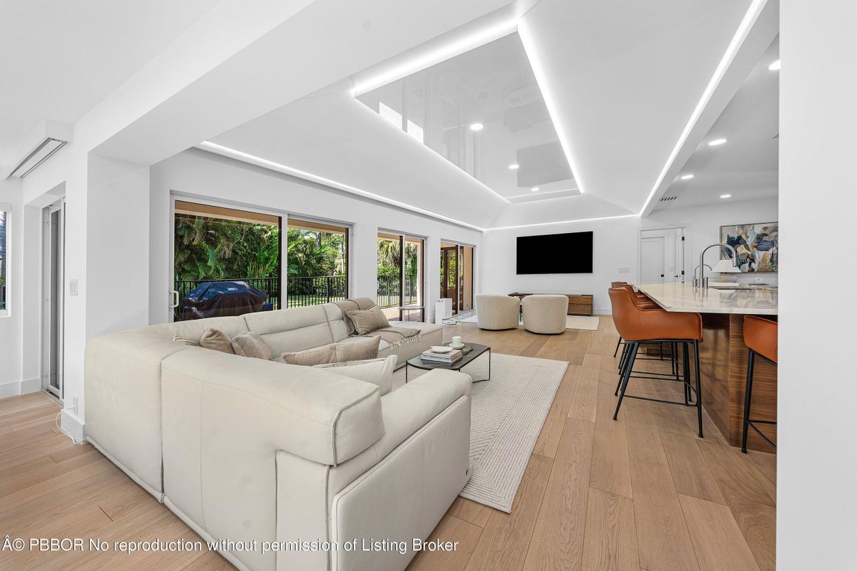 Interior, Living room, Recessed Lighting, Wood Texture Flooring