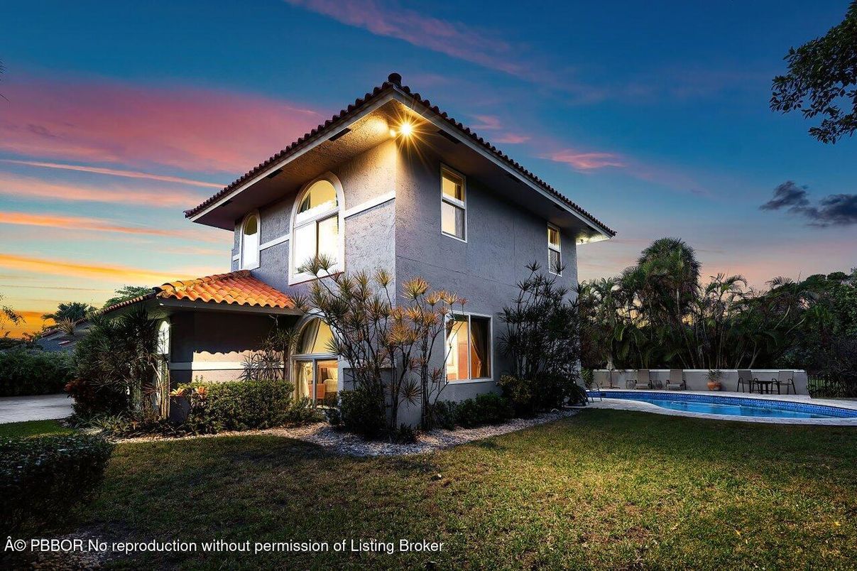 Backyard, Exterior, Pool