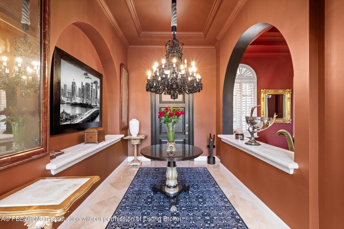 Chandelier, Interior