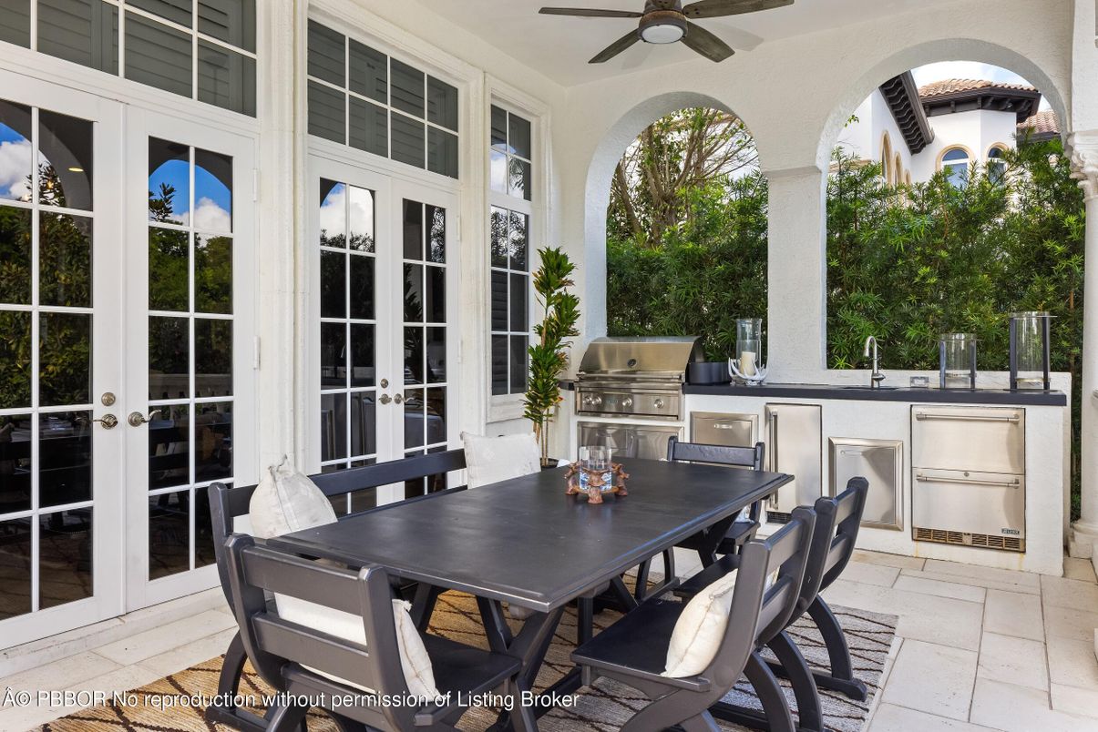 Exterior, Outdoor Kitchen