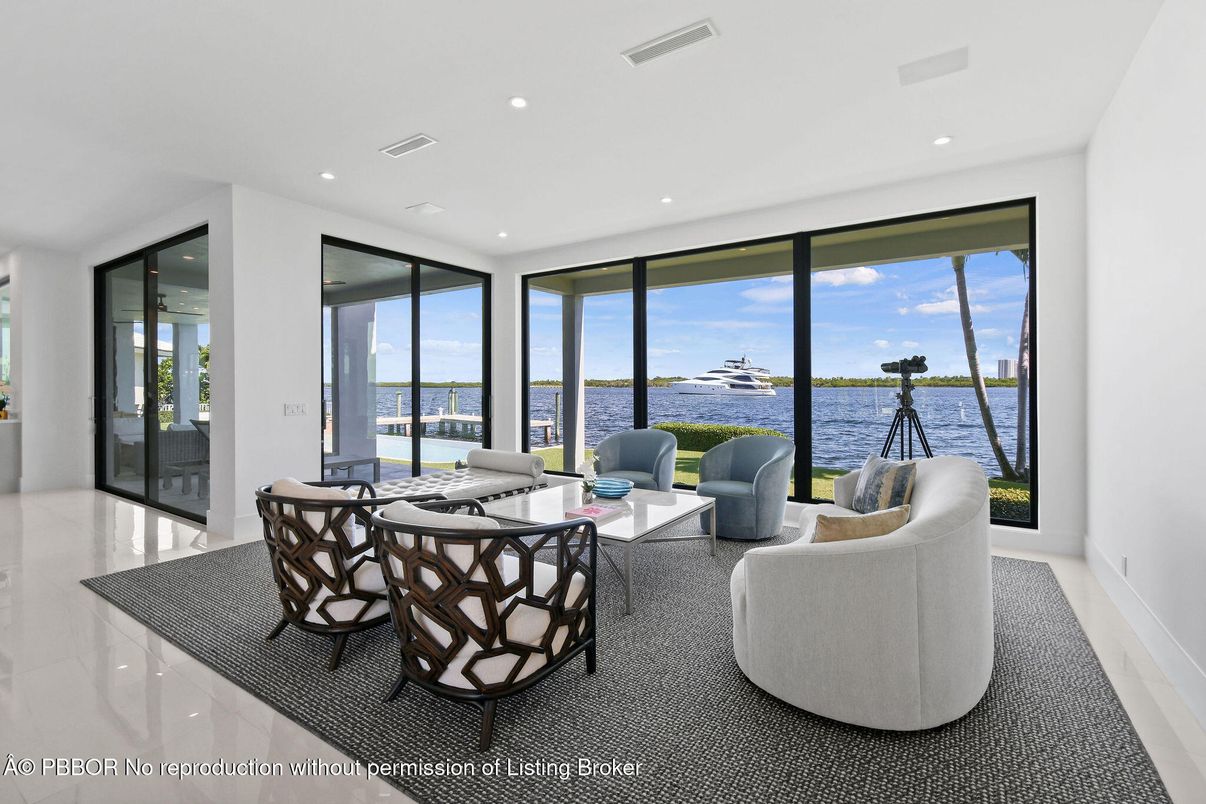 Interior, Living room, Recessed Lighting, Water