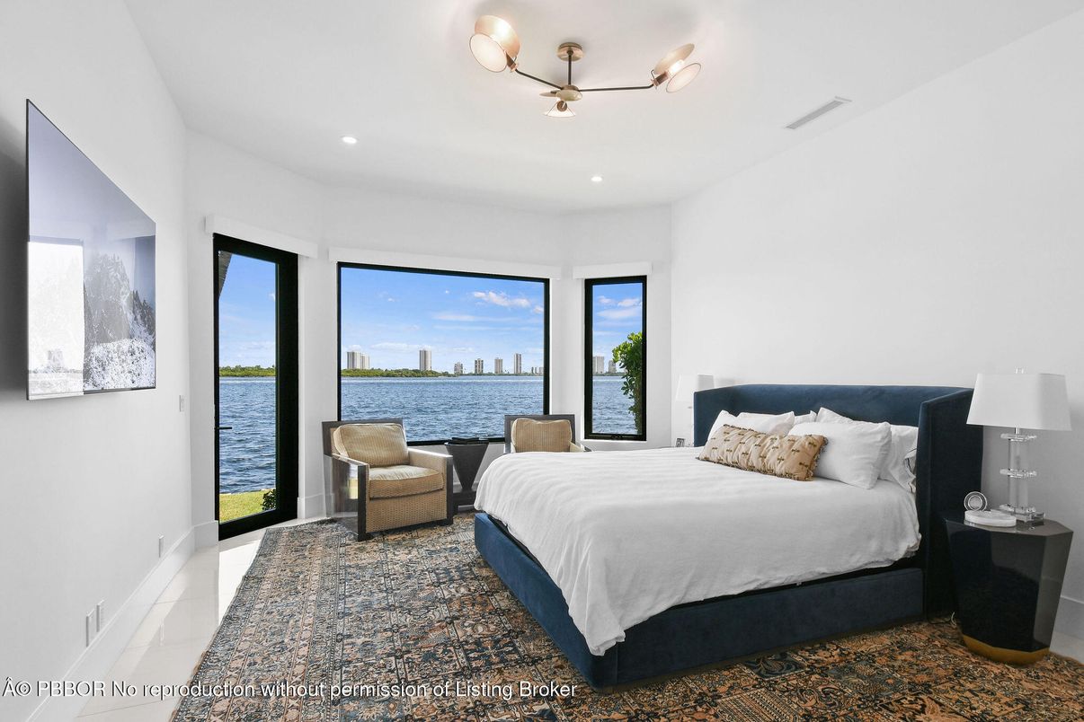 Bedroom, Interior, Recessed Lighting, Water