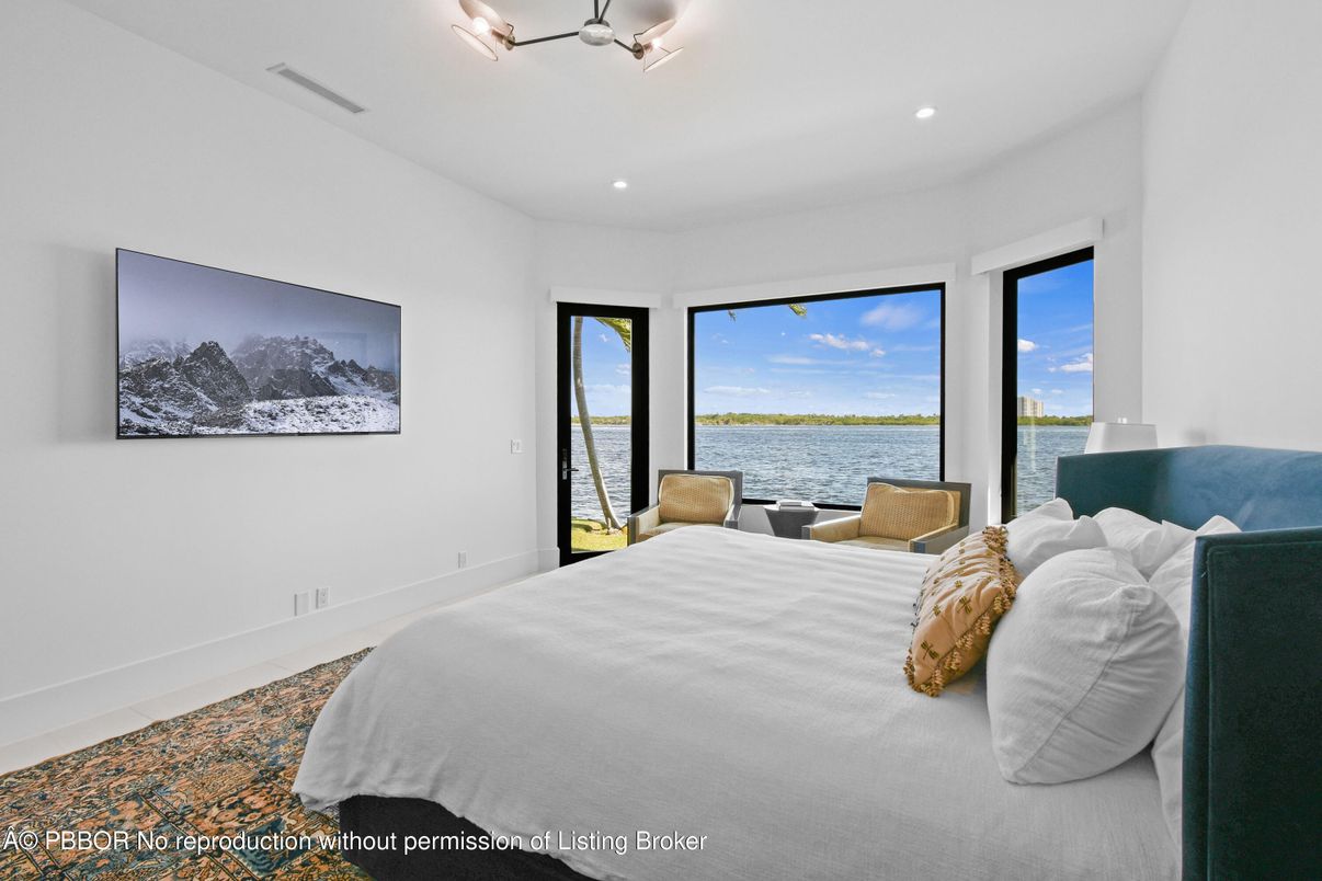 Bedroom, Interior, Recessed Lighting, Water