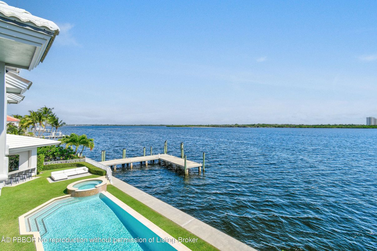 Exterior, Pool, Water