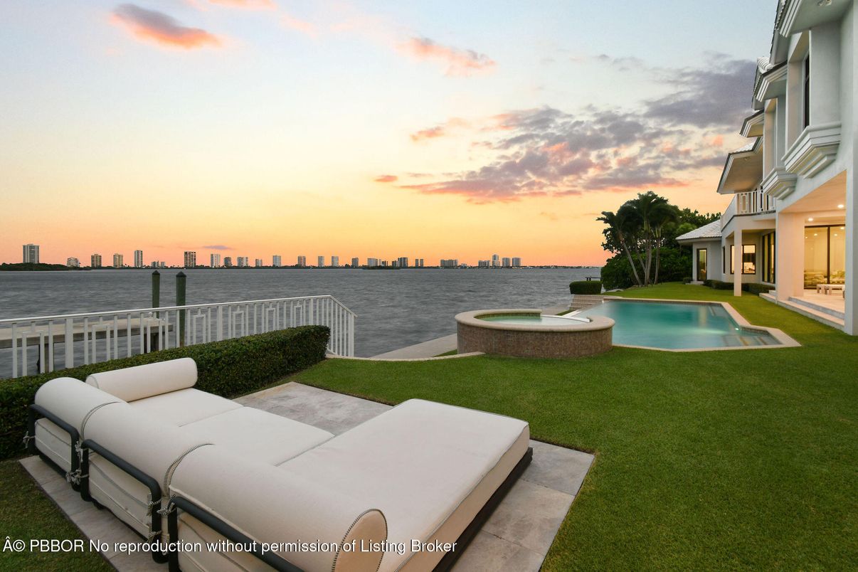 Exterior, Pool, Water