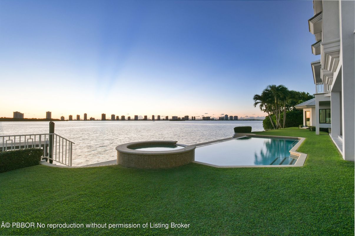 Exterior, Pool, Water