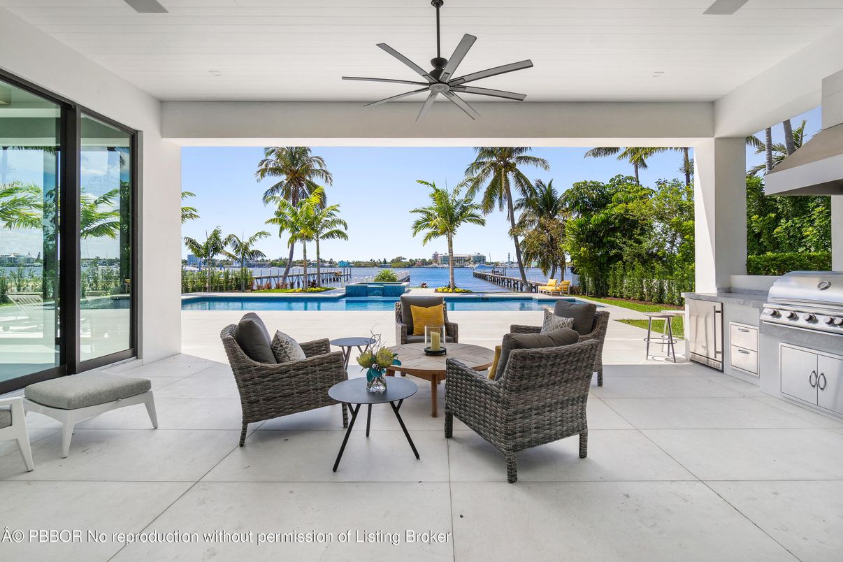 Exterior, Outdoor Kitchen, Pool, Water