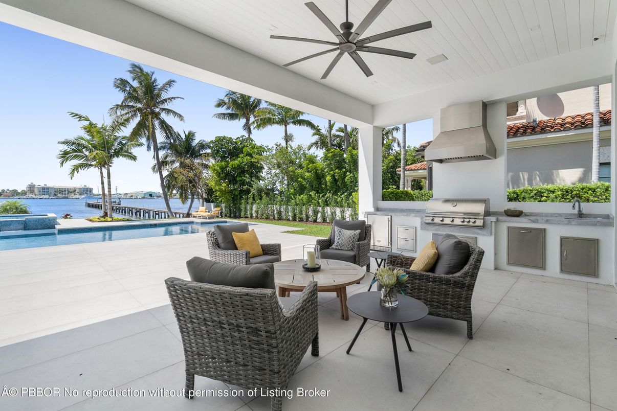 Exterior, Outdoor Kitchen, Pool, Water