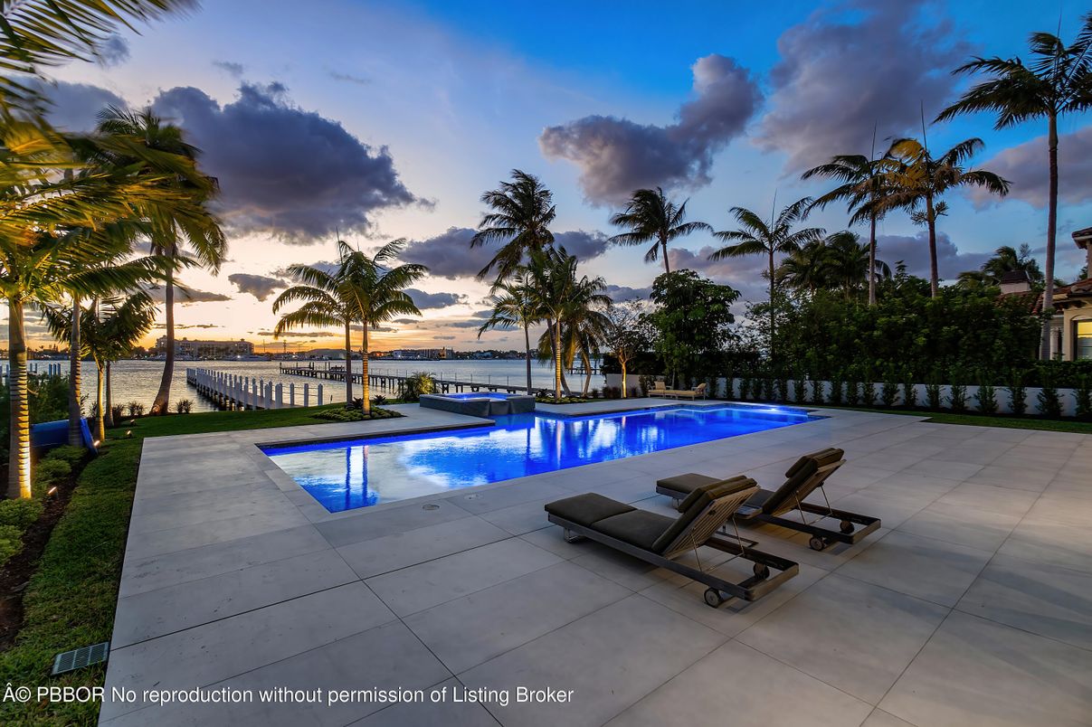 Exterior, Pool, Water