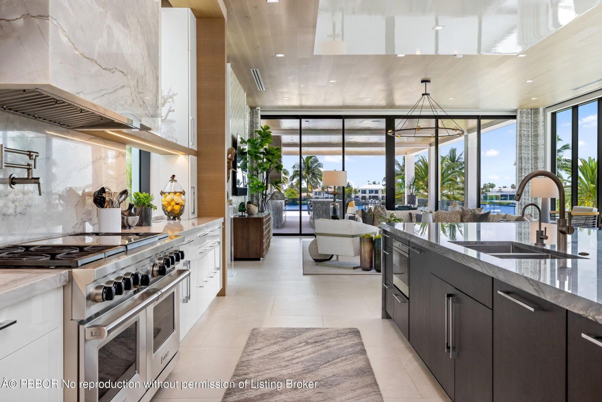 Interior, Kitchen, Living room, Pendant Lights, Recessed Lighting, Stainless Steel Appliances, Water