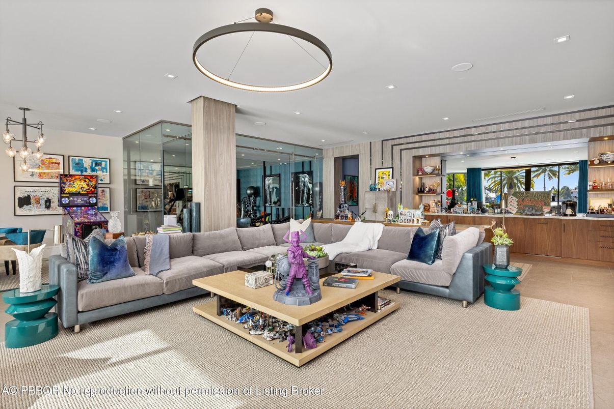 Interior, Living room, Pendant Lights, Recessed Lighting